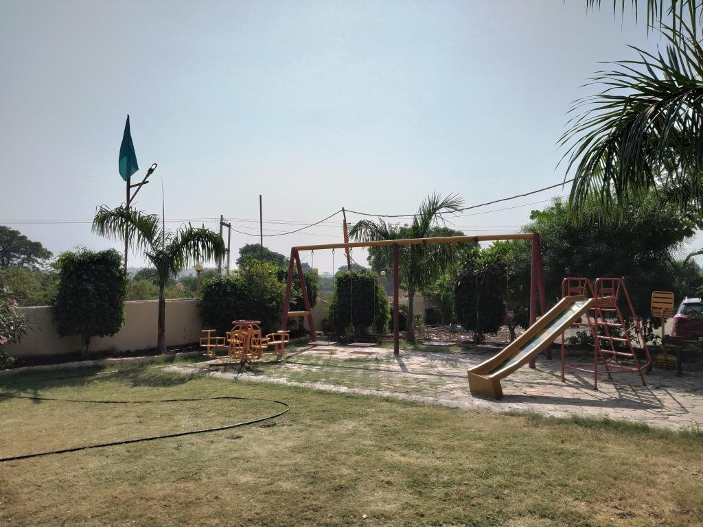 Hotel Fun N Food主图