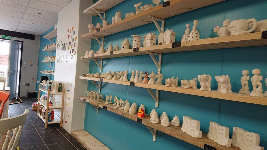 Fired Paint A Pot Cafe景点图片
