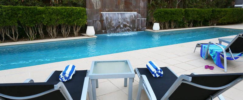 Springfield Lakes Hotel主图