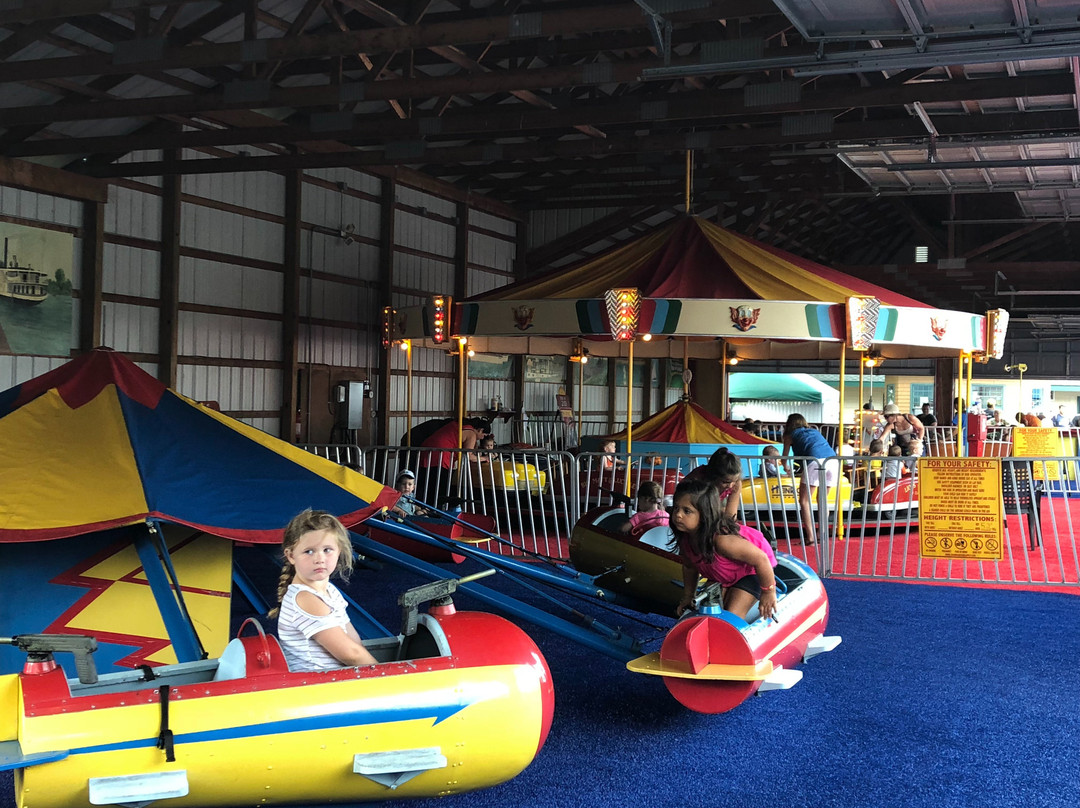 Olcott Beach Carousel Park景点图片