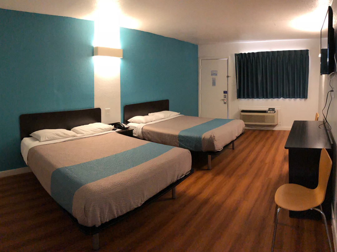 Trade Wind Motel主图