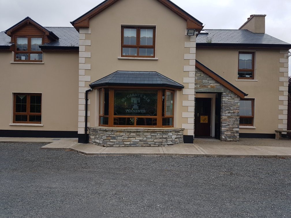 Creeslough旅游景点-McCarry's Bar