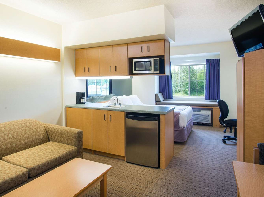 Microtel Inn & Suites By Wyndham Plattsburgh主图