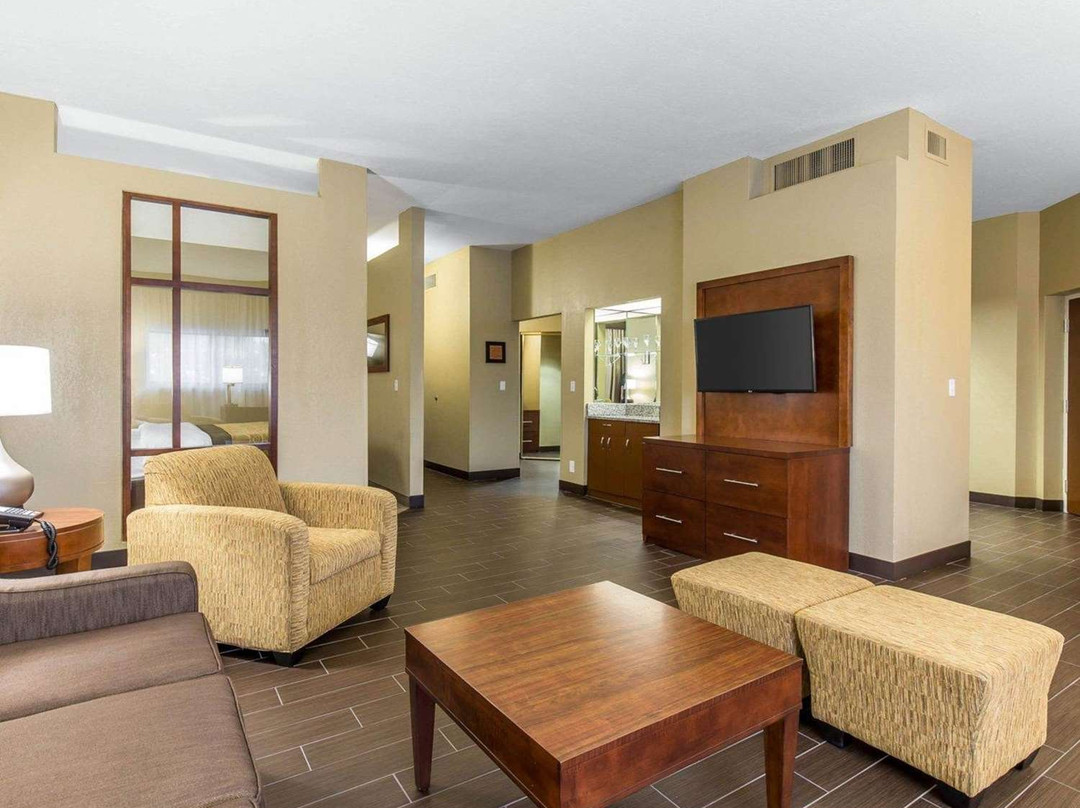 Comfort Inn Naples East I-75主图