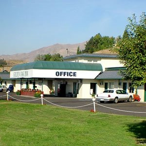 路易斯顿金橡树酒店主图