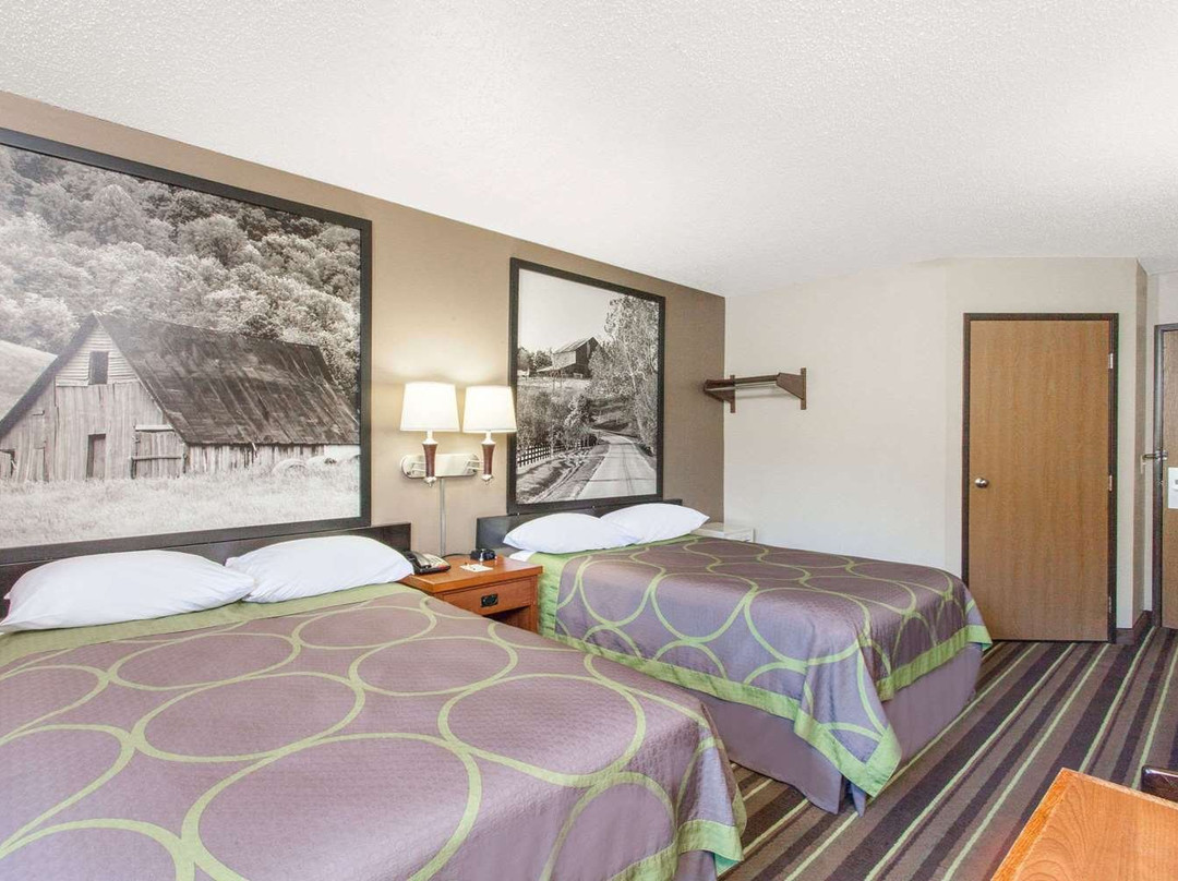 Super 8 by Wyndham Richlands / Claypool Hill Area主图