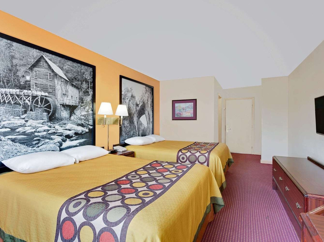 Super 8 by Wyndham Hillsville主图