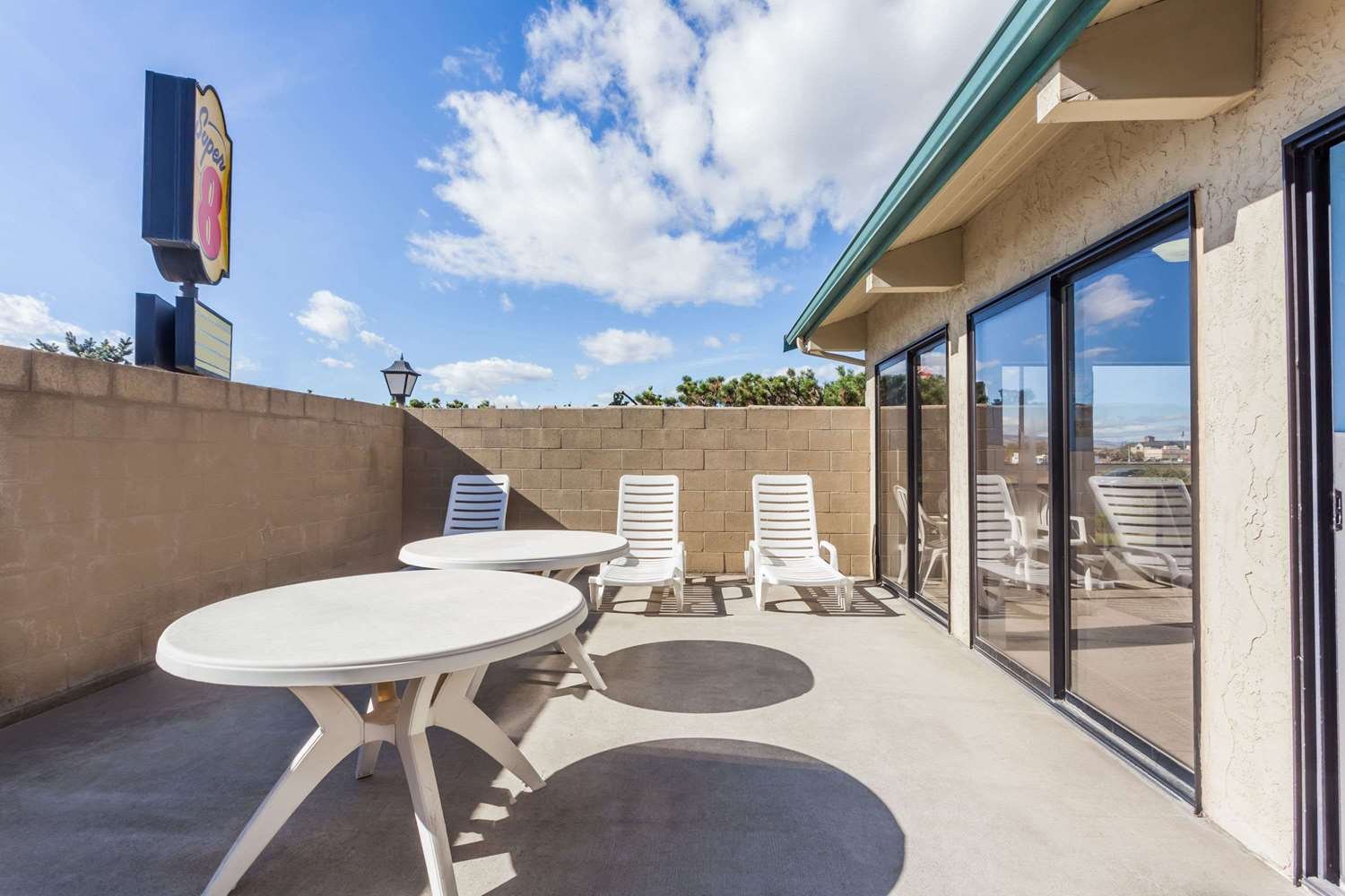 艾伦斯堡速8酒店-官方