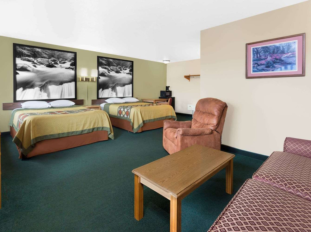 Super 8 by Wyndham Antigo主图