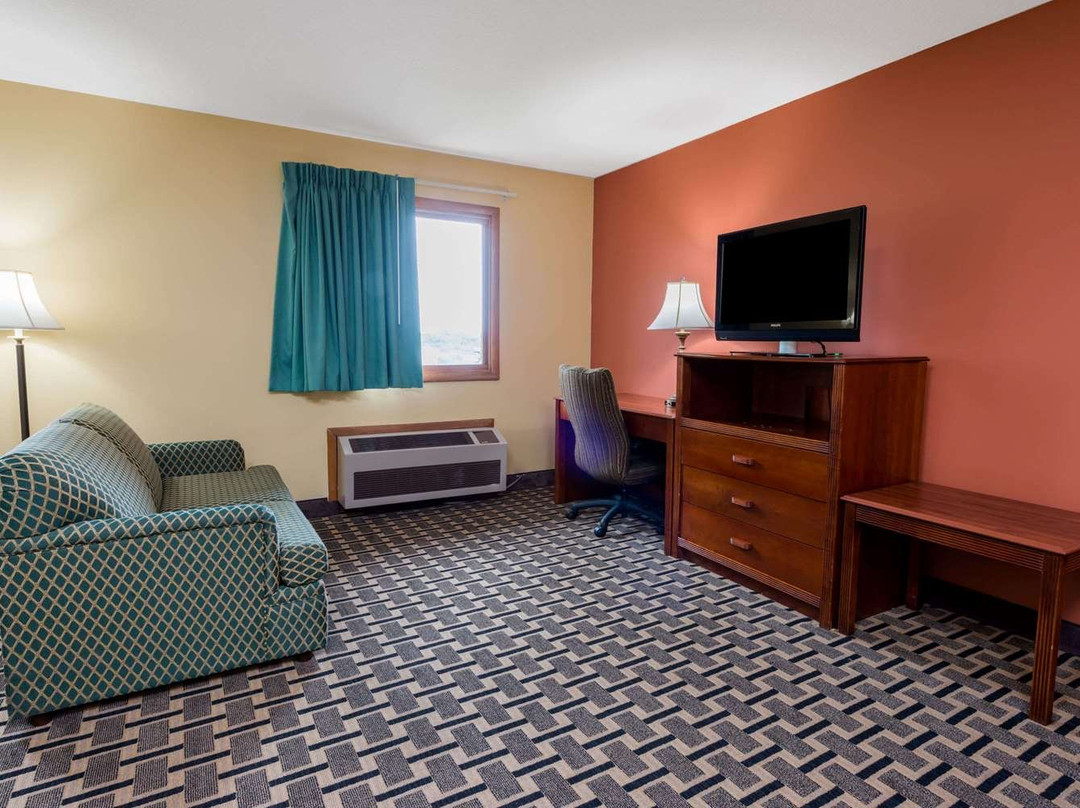 Super 8 by Wyndham Staunton主图