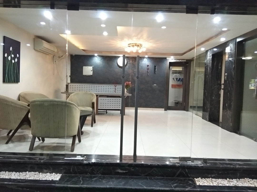 JK Rooms 121 Hotel Shaheen International主图