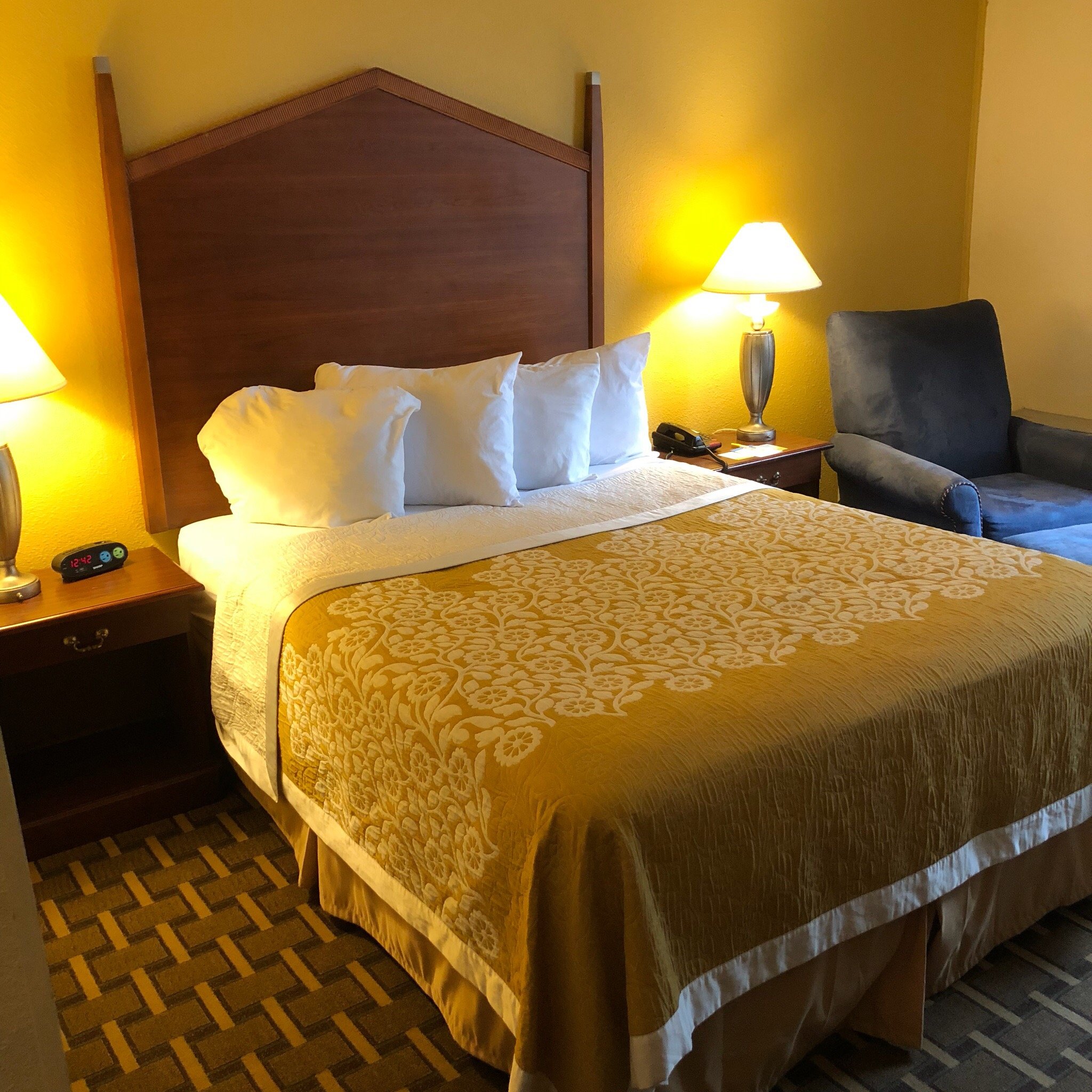 Days Inn by Wyndham Fayetteville-South/I-95 Exit 49-浴室