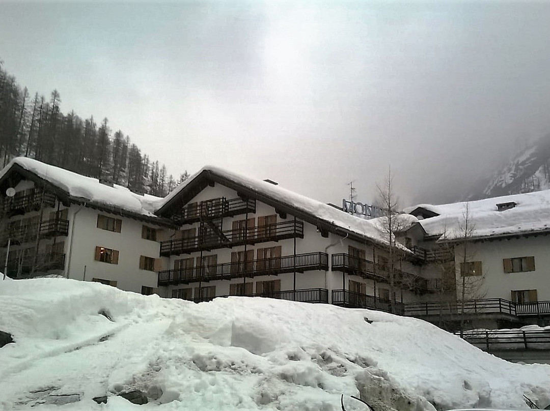 La Trinitè Monboso Hotel主图
