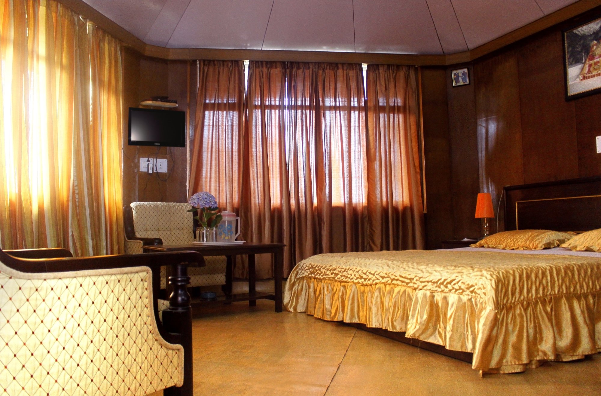 Hotel Himshikhar-官方