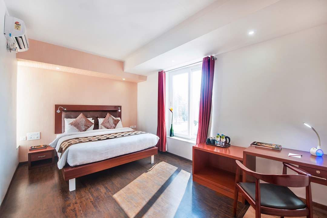 OYO 10002 Hotel Canary Hop主图