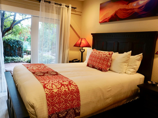 Lantern Light Inn & Wedding Gardens