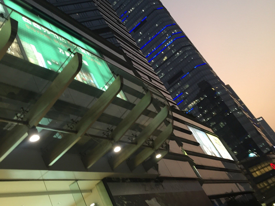 万菱汇-广州市必去景点