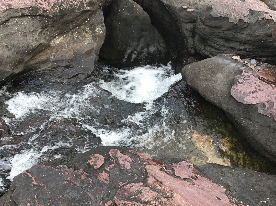 Bok Luek Waterfall景点图片