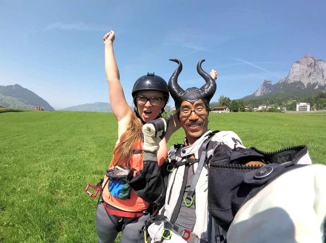 DragonView.ch Paragliding Adventure-苏黎世必去景点