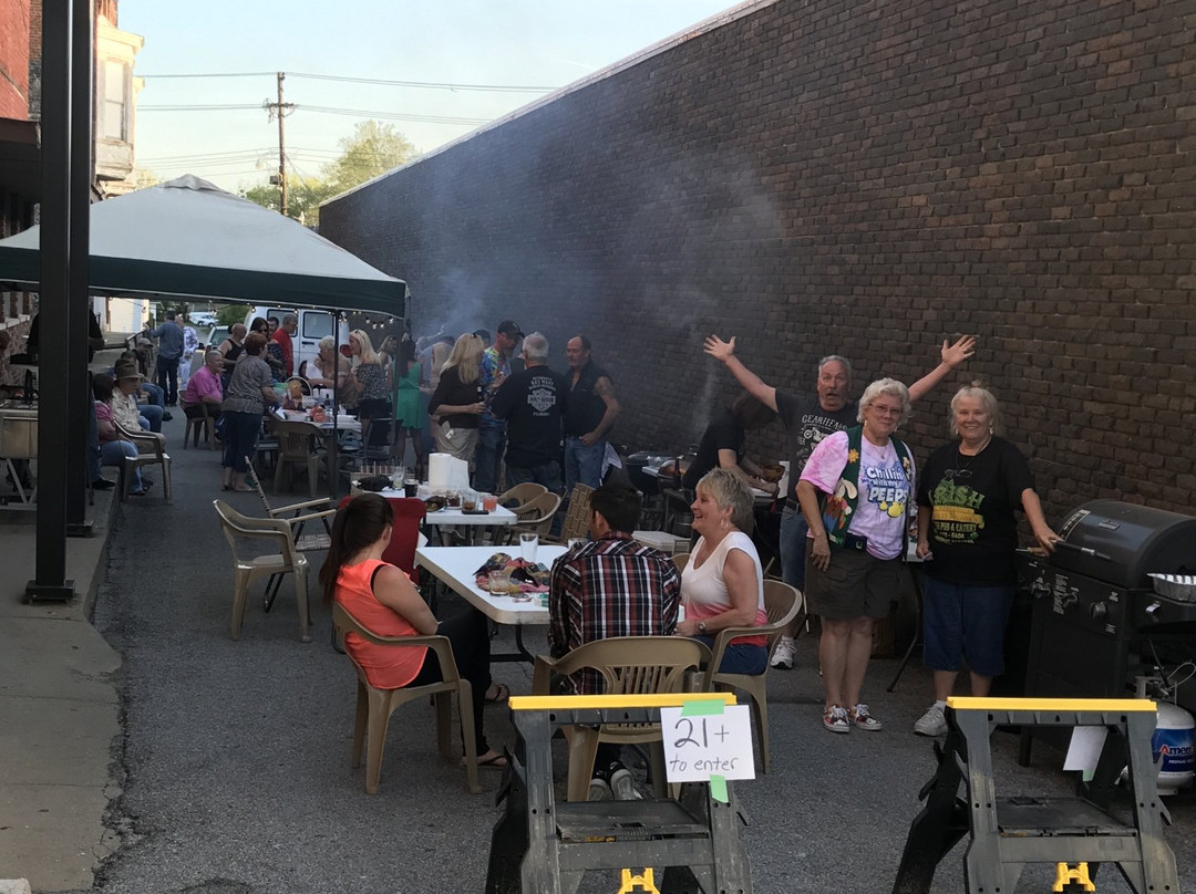 John Brown's on the Square-Marion必去景点