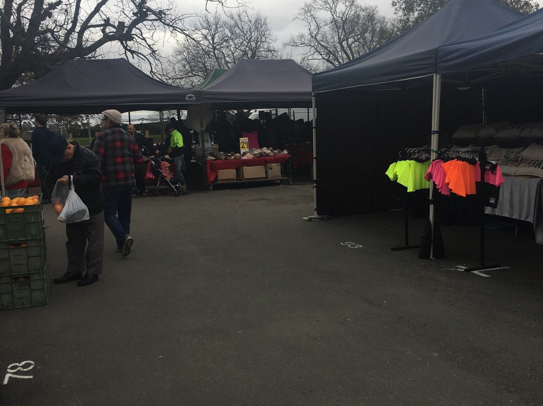 Akoonah Park Market-伯威克必去景点