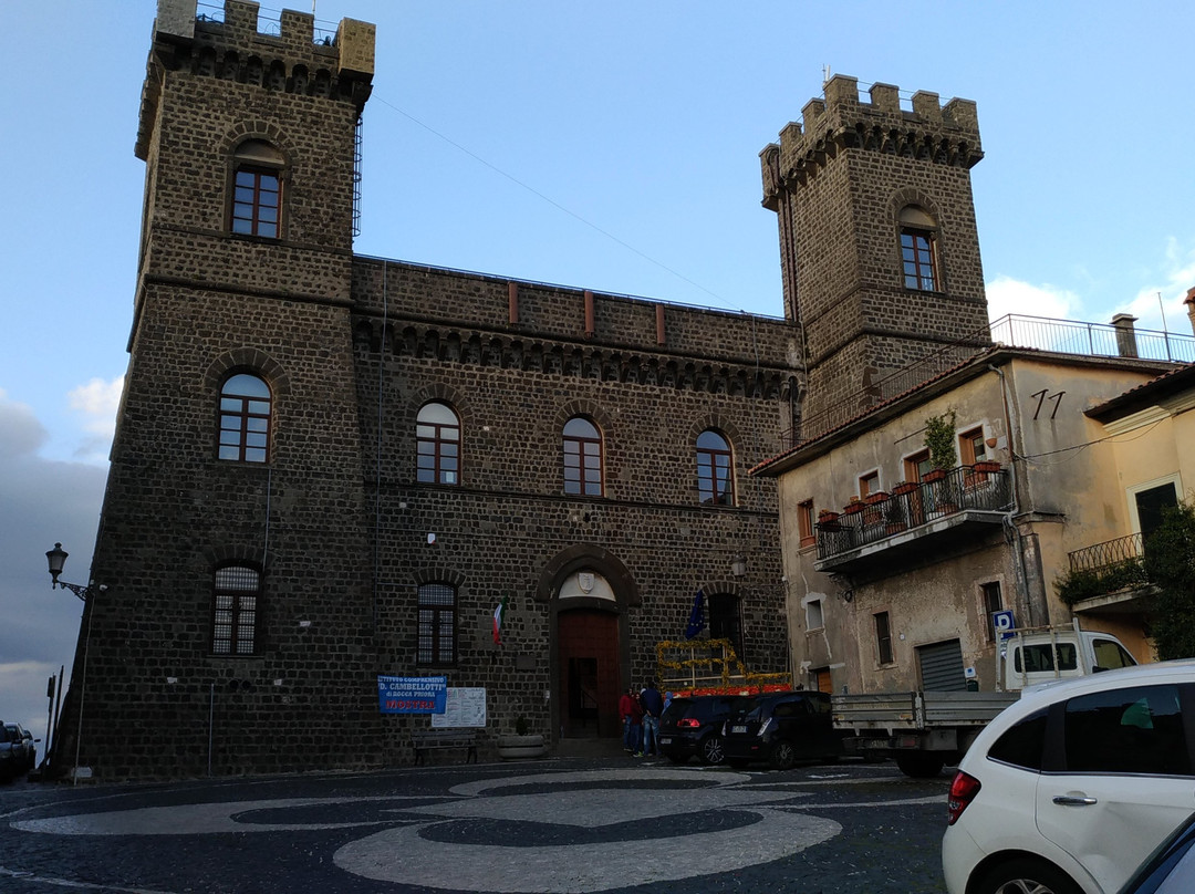 Palazzo Savelli-罗卡普廖拉必去景点