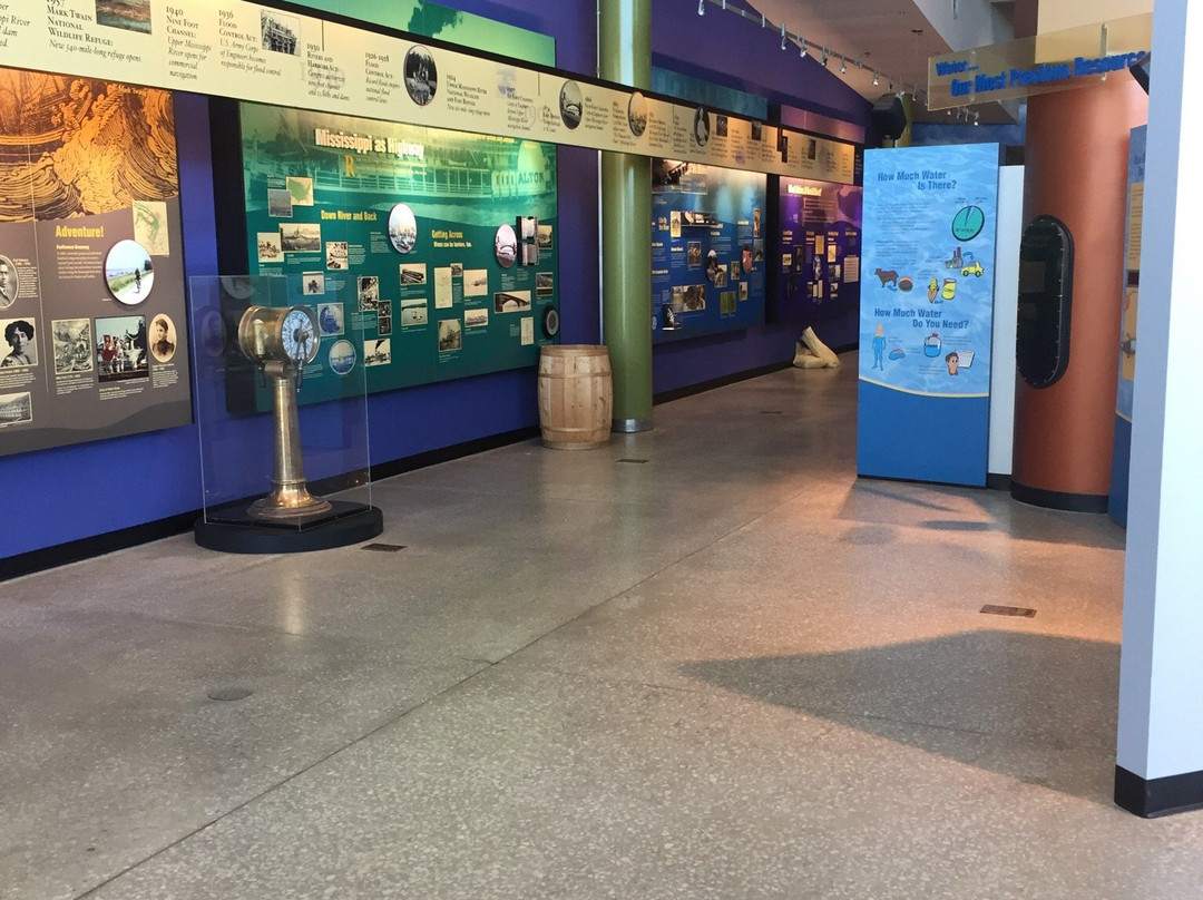 Melvin Price Locks and Dam-East Alton必去景点