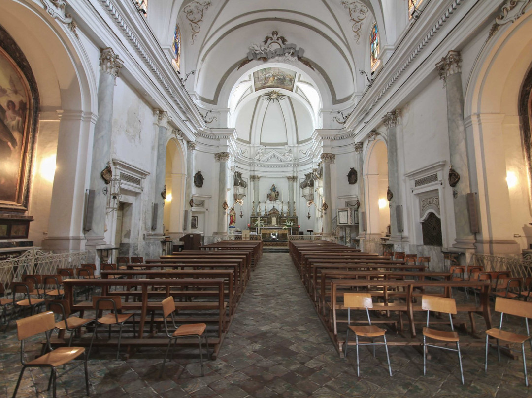 Chiesa della Santissima Trinità e San Marziano景点图片