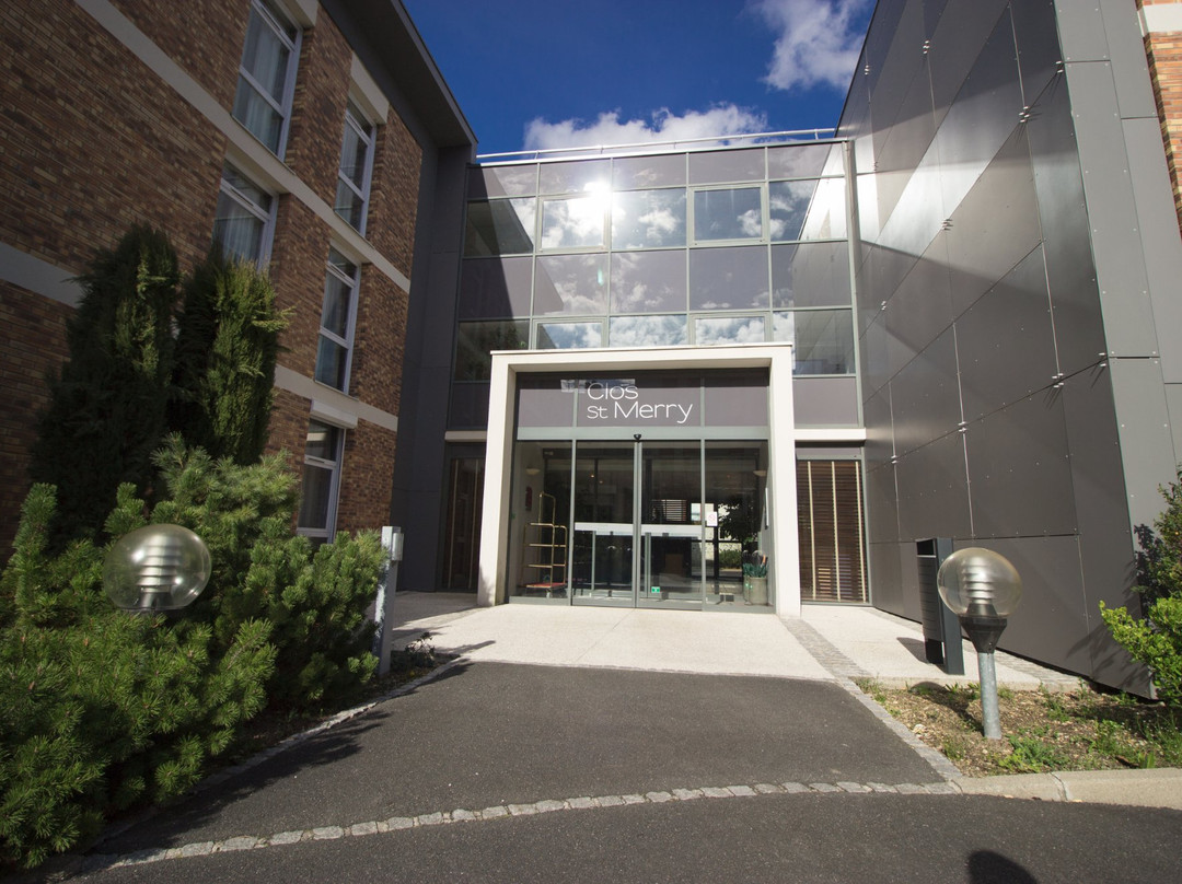 INSEAD Hotel Clos St Merry