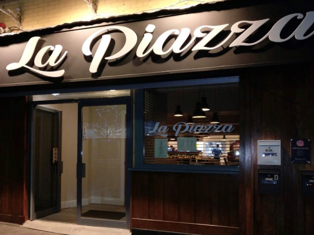 布瑞餐馆和美食-La Piazza Restaurant