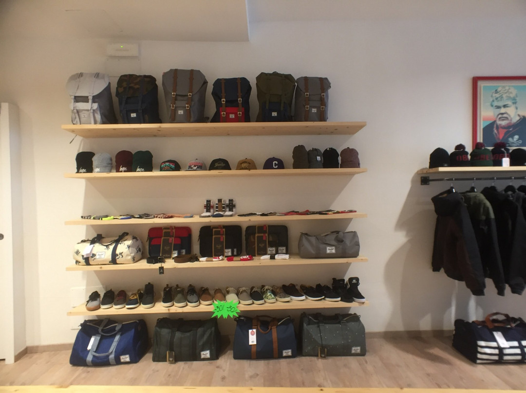 Above Street shop-皮斯托亚必去景点