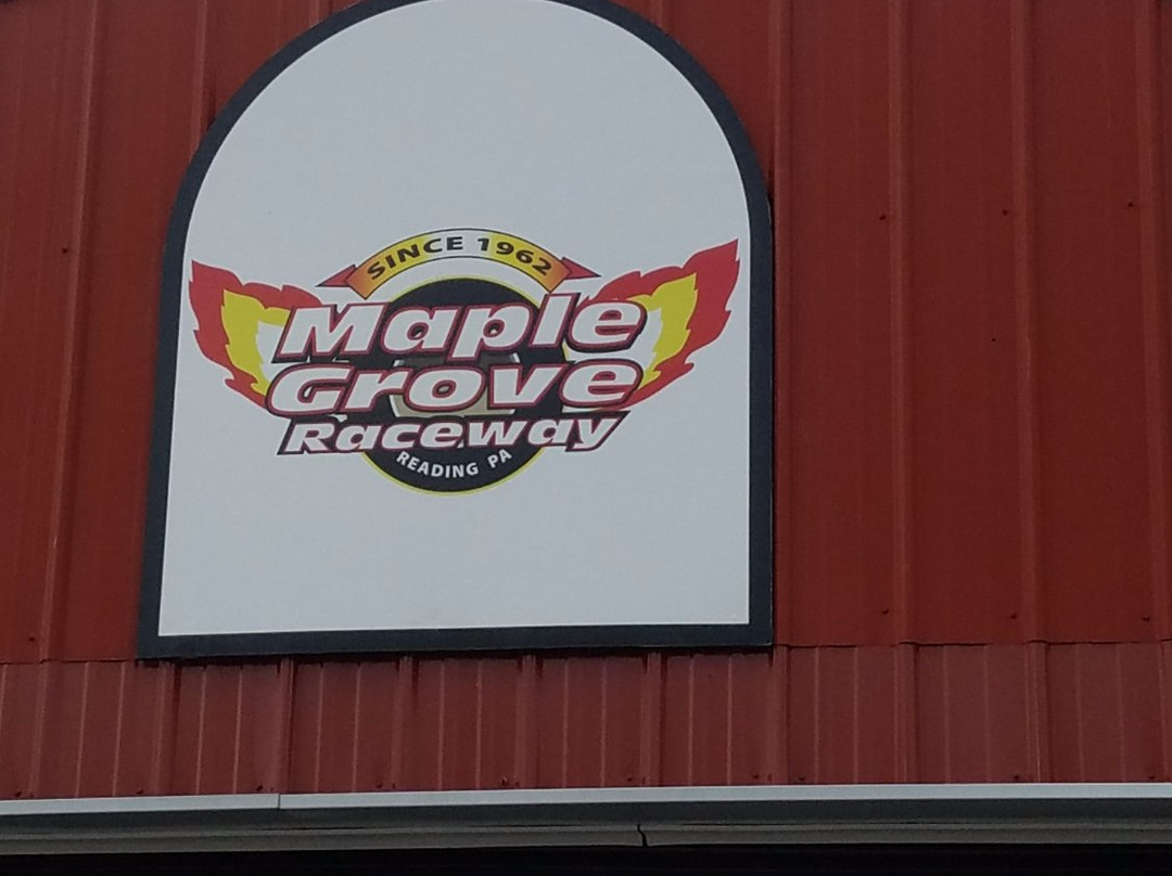 Maple Grove Raceway景点图片