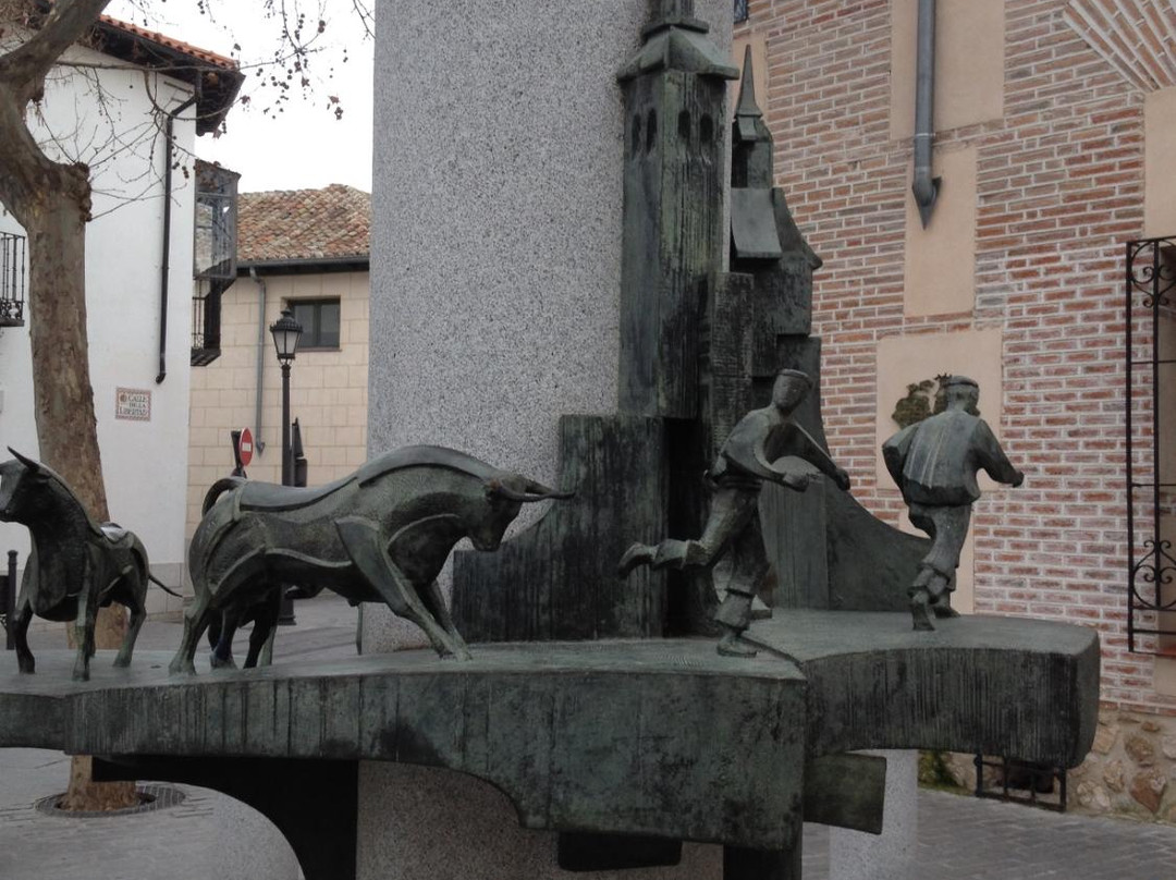 Plaza de Segovia-纳瓦尔卡尔内罗必去景点