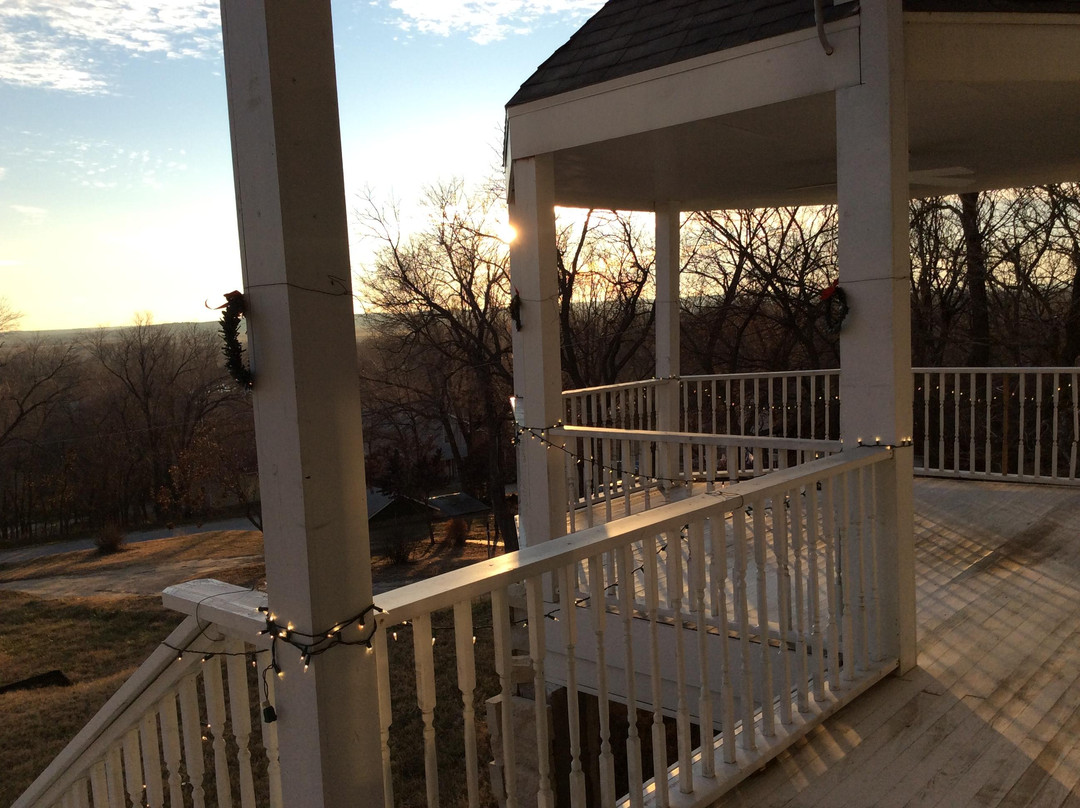 The Guardian Inn主图