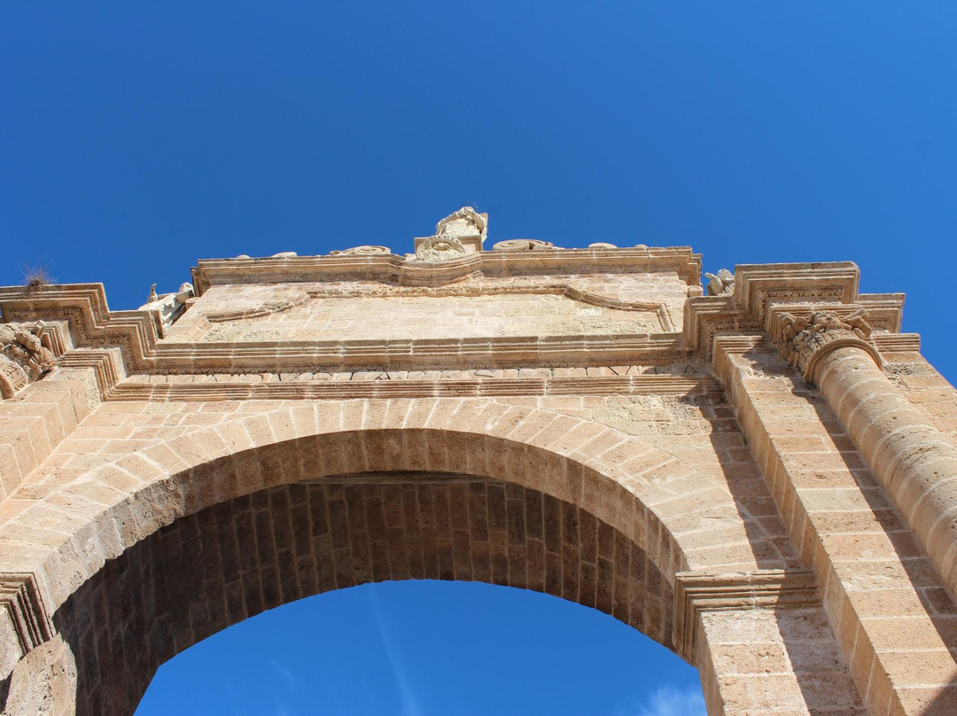 Arco di Sant'Angelo o Porta Napoli