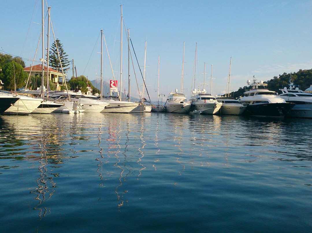 Odyseas Marina-Meganisi必去景点