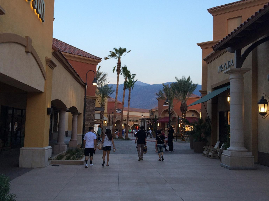 棕榈泉奥特莱斯-卡巴宗必去景点