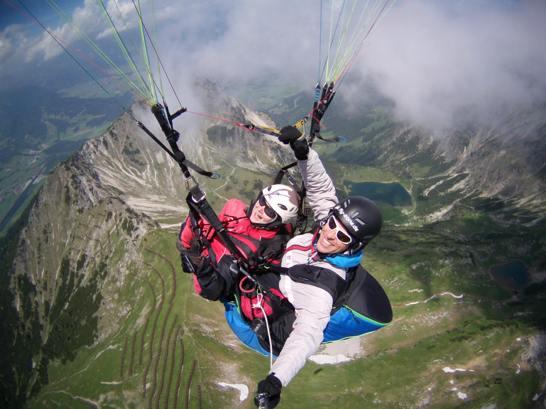 Flyzone Gleitschirm Tandemfliegen mit Profis景点图片