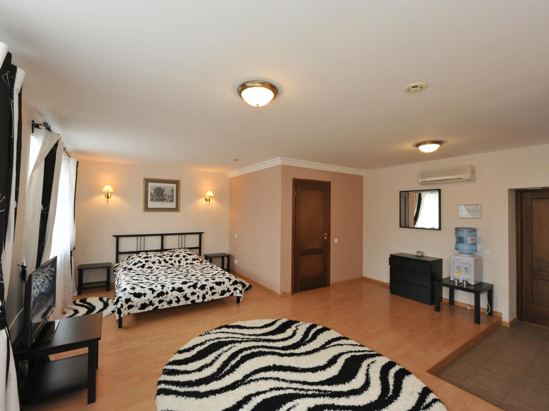 Neftyanik Hotel