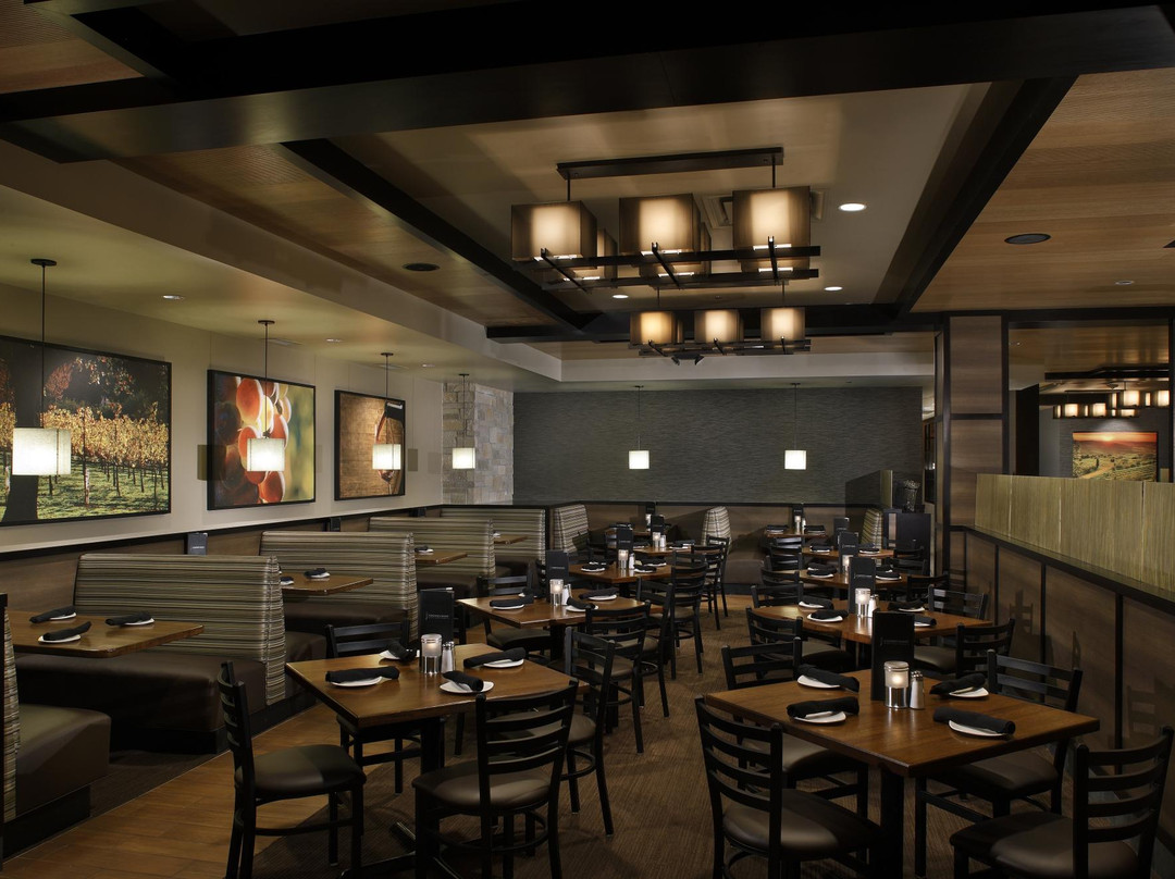 Cooper's Hawk Winery & Restaurant主图