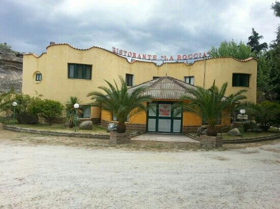 Caccuri餐馆和美食-Ristorante La Roccia