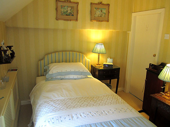 Colledges House主图