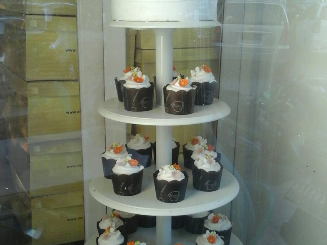 De Cafe Resto, Pastry & Bakery