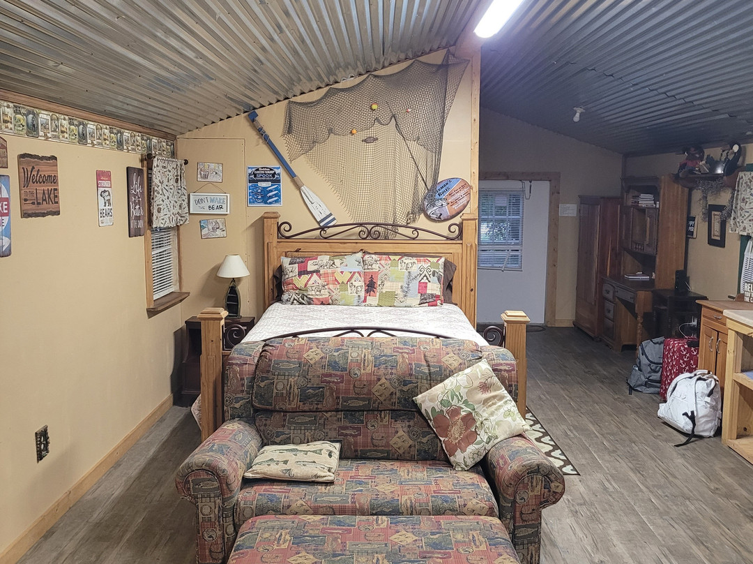 The Yellow Rose Cabin主图