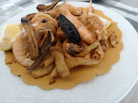 UniQue bar.club.food