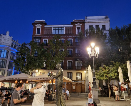 Federico García Lorca Statue-马德里必去景点