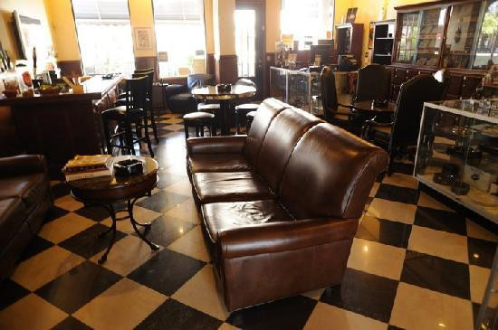 The Humidor Cigar Bar & Lounge景点图片