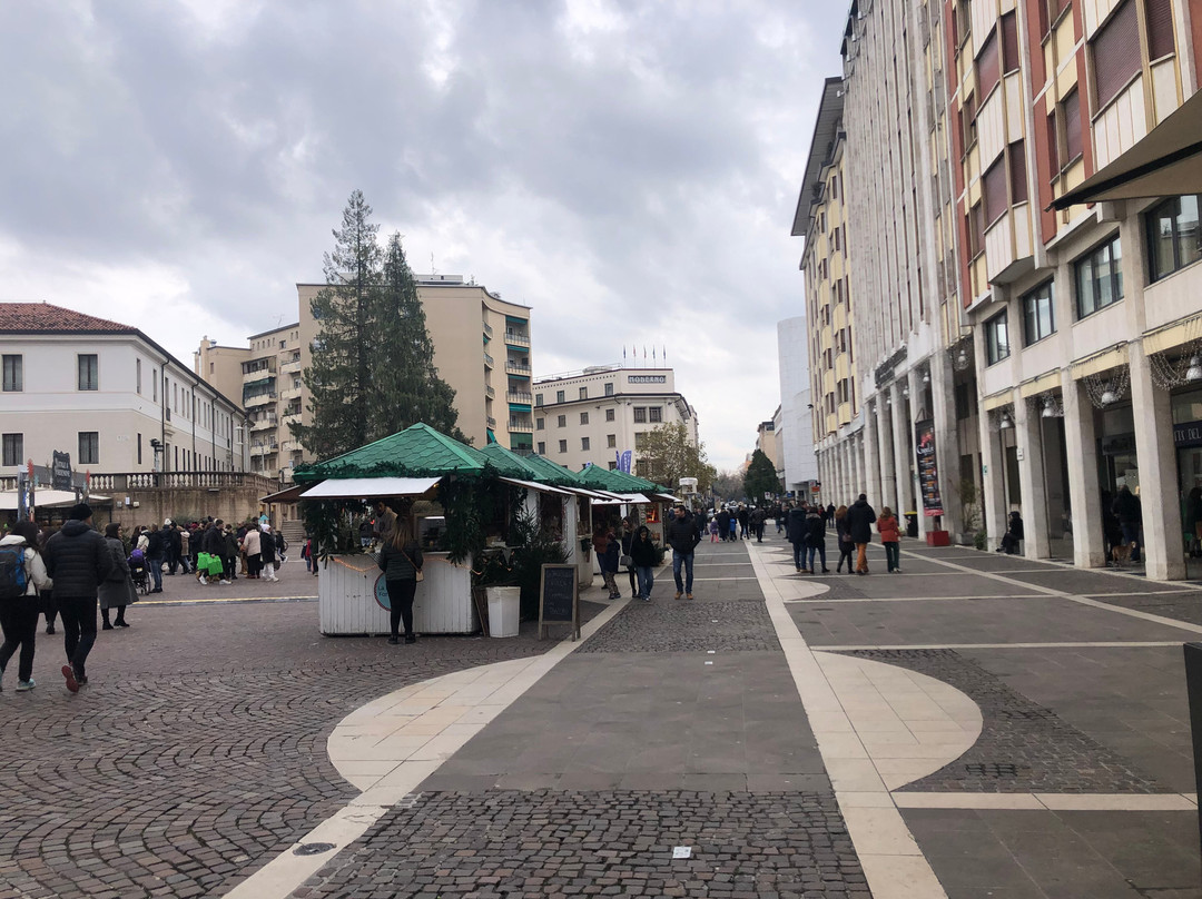 Piazzale XX Settembre-波代诺内必去景点