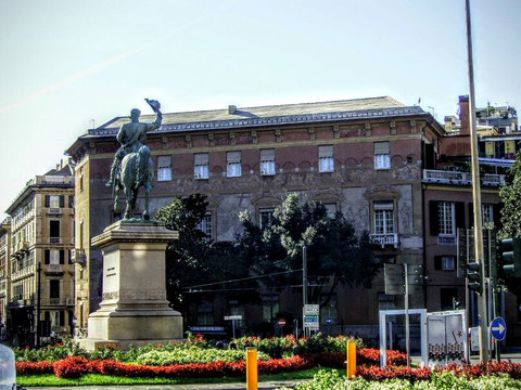 罗利宫殿体系-热那亚必去景点