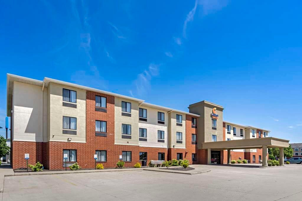 Comfort Suites Merrillville Near US 30主图